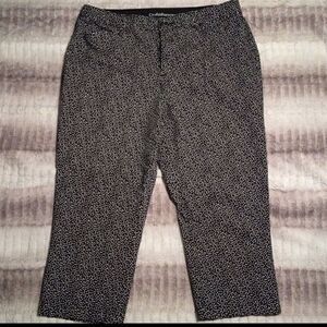 Croft & Barrow Classic Fit Black and white Capri